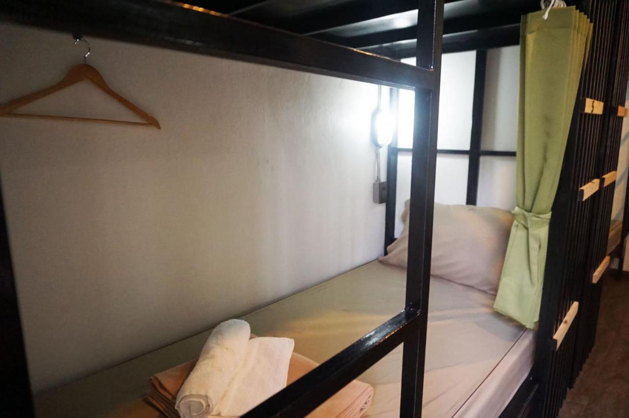 Feel Good Bangkok Hostel Екстер'єр фото
