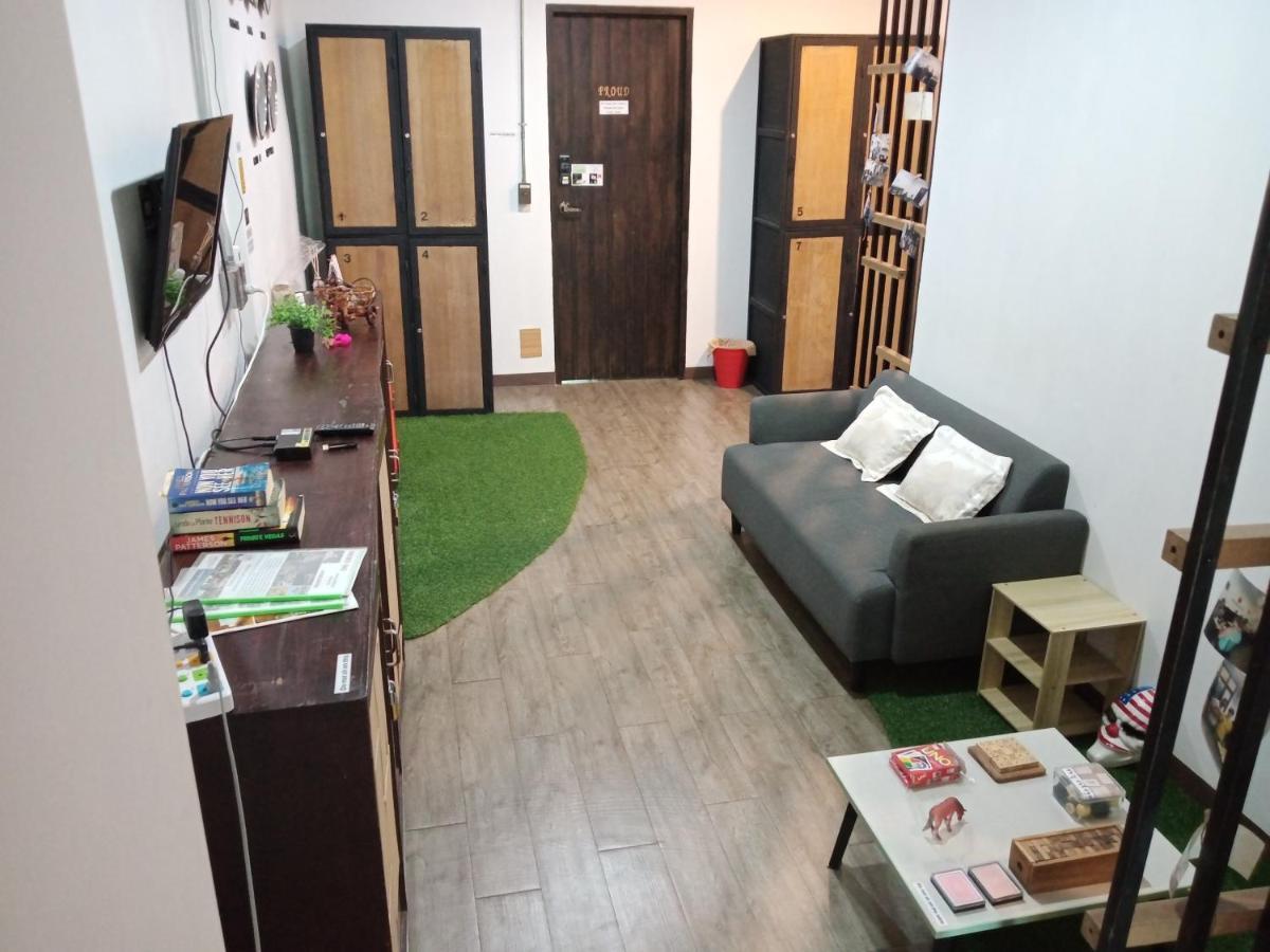 Feel Good Bangkok Hostel Екстер'єр фото