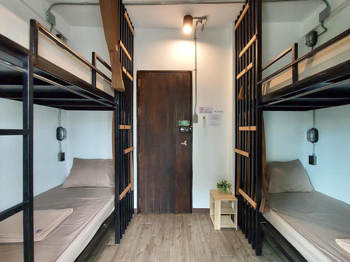 Feel Good Bangkok Hostel Екстер'єр фото