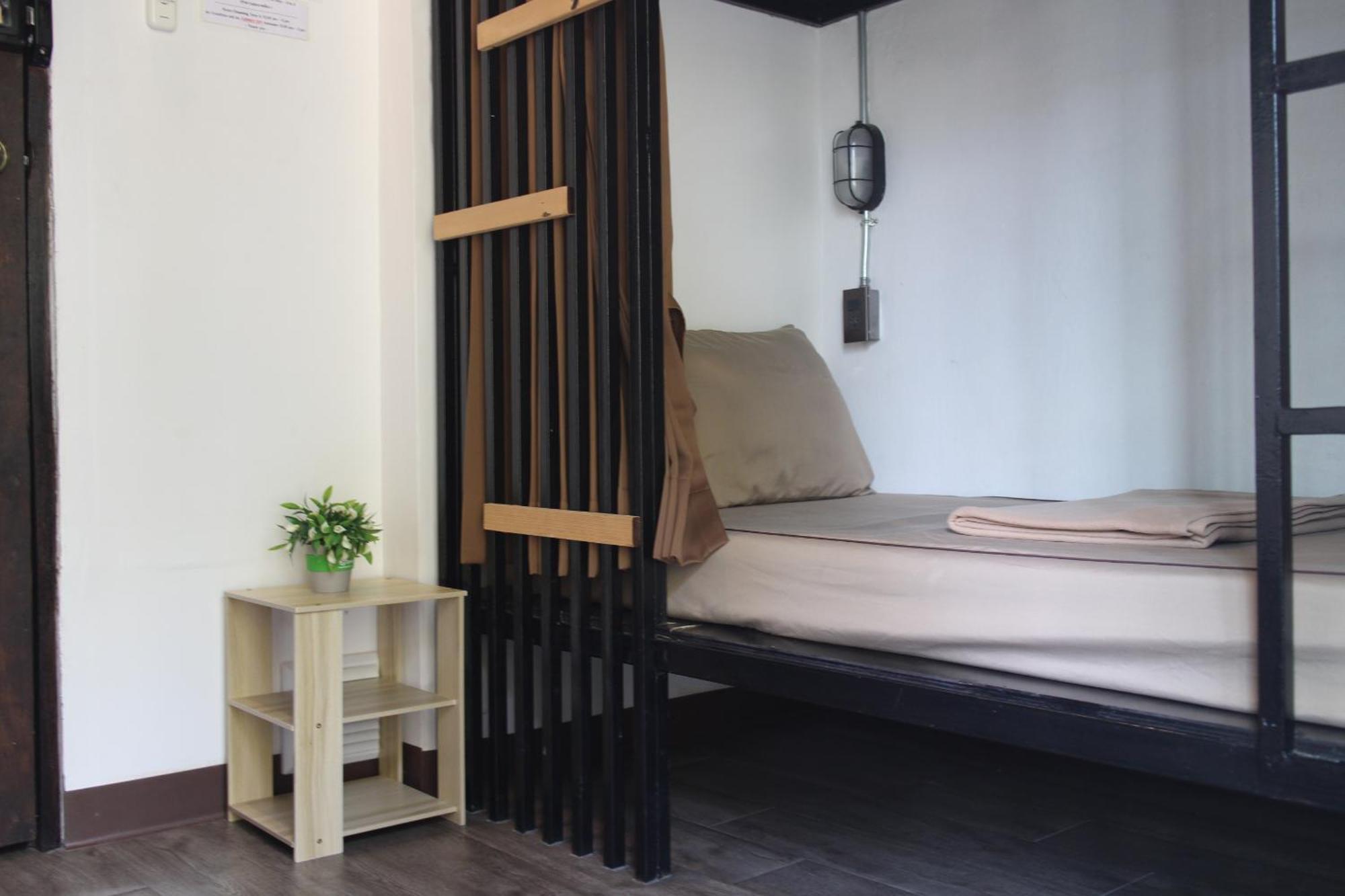 Feel Good Bangkok Hostel Екстер'єр фото
