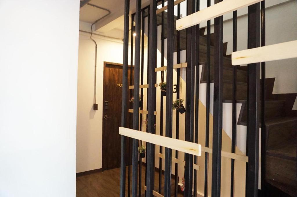 Feel Good Bangkok Hostel Екстер'єр фото