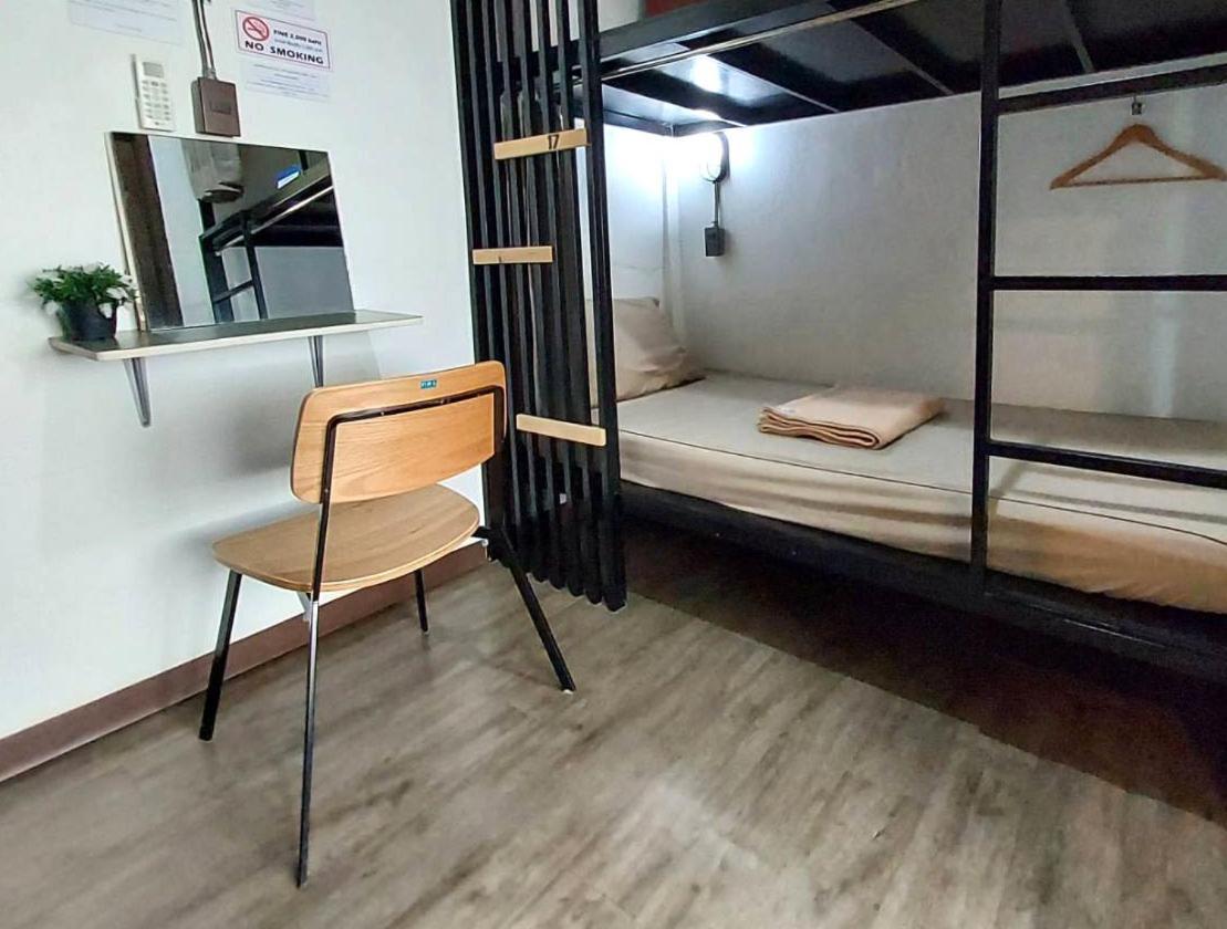 Feel Good Bangkok Hostel Екстер'єр фото