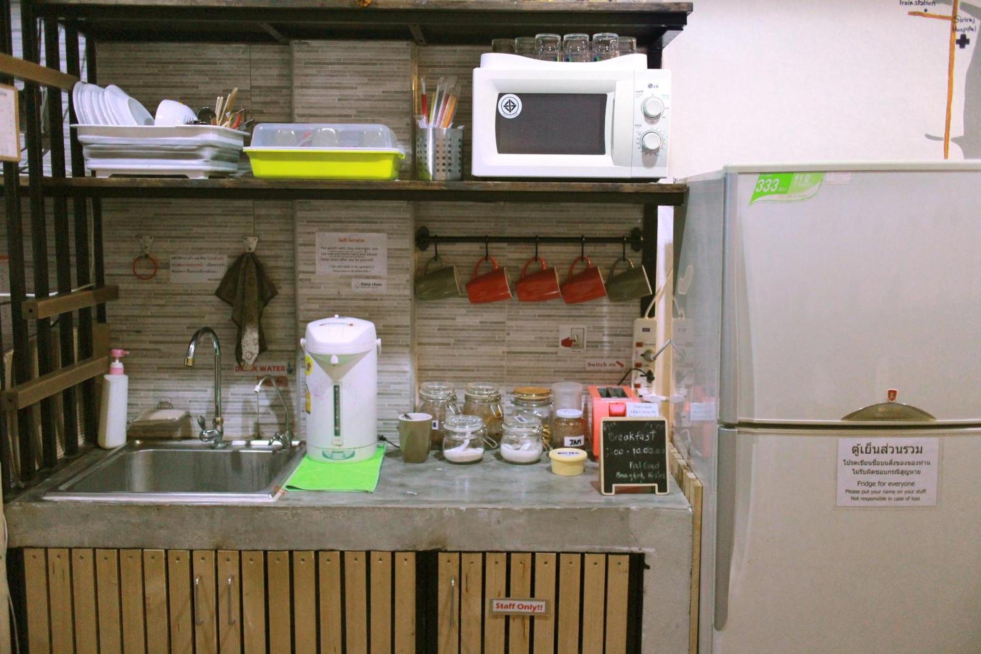 Feel Good Bangkok Hostel Екстер'єр фото
